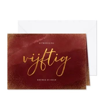 Uitnodiging vijftig in goud met glitters op waterverf